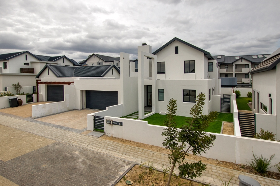 4 Bedroom Property for Sale in Sitari Country Estate Western Cape